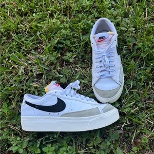 Nike sneakers very clean